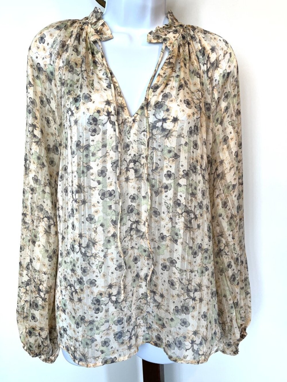Boho H&M Floral Simi-Sheer Cream Blouse Size M
